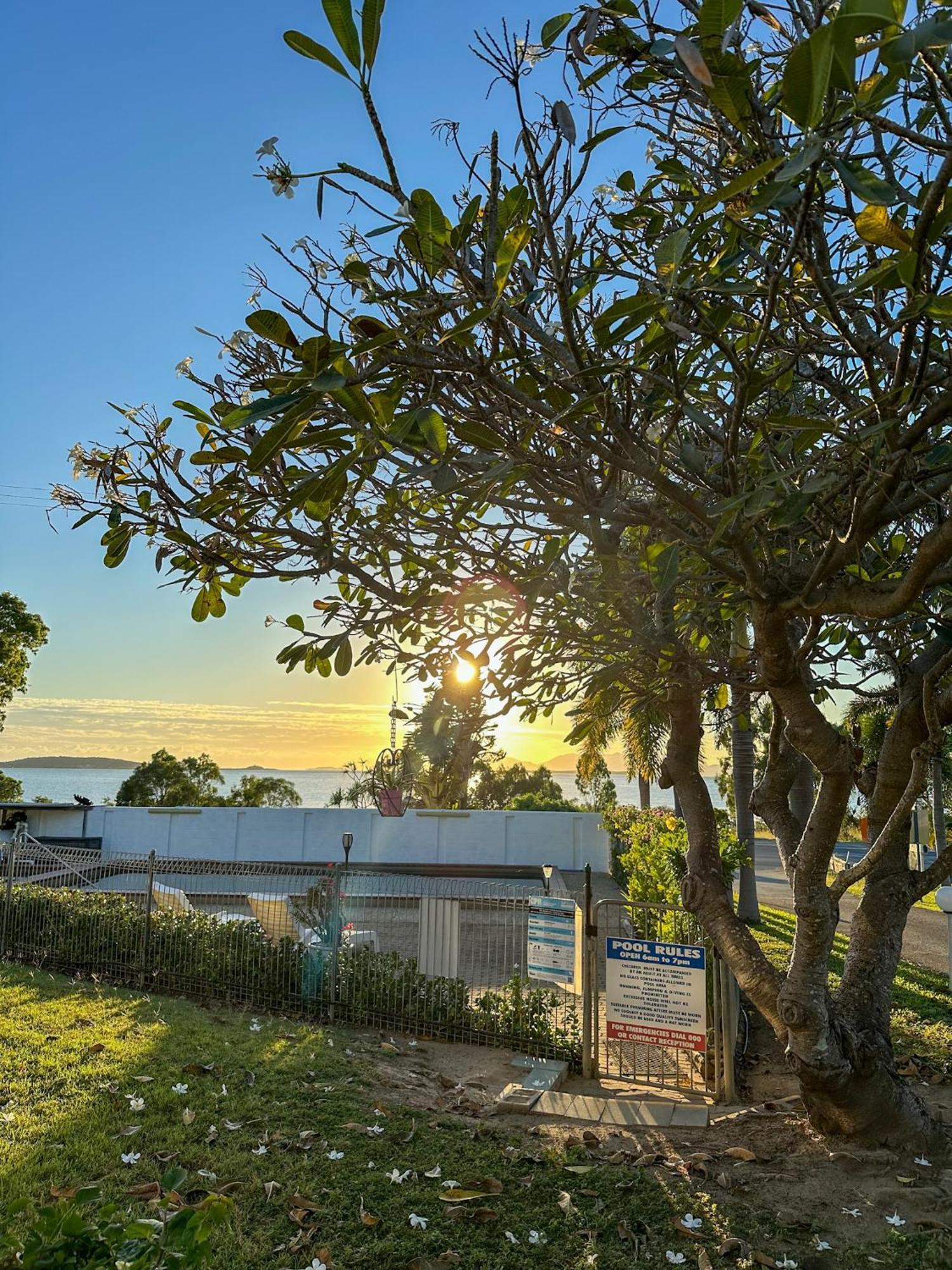 Ocean View Motel Bowen Luaran gambar